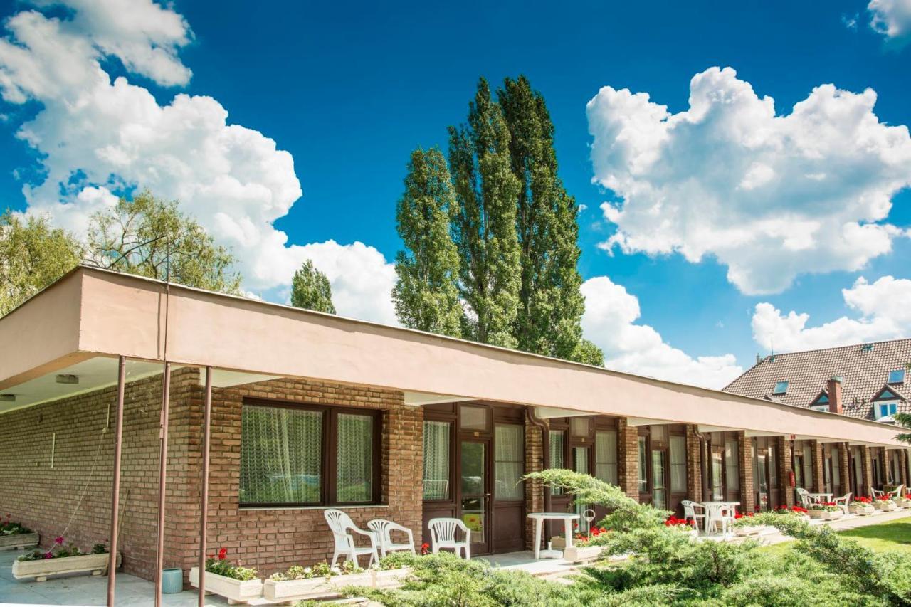 Hethland Zamardi Vsz Ueduelo Hotel Bagian luar foto